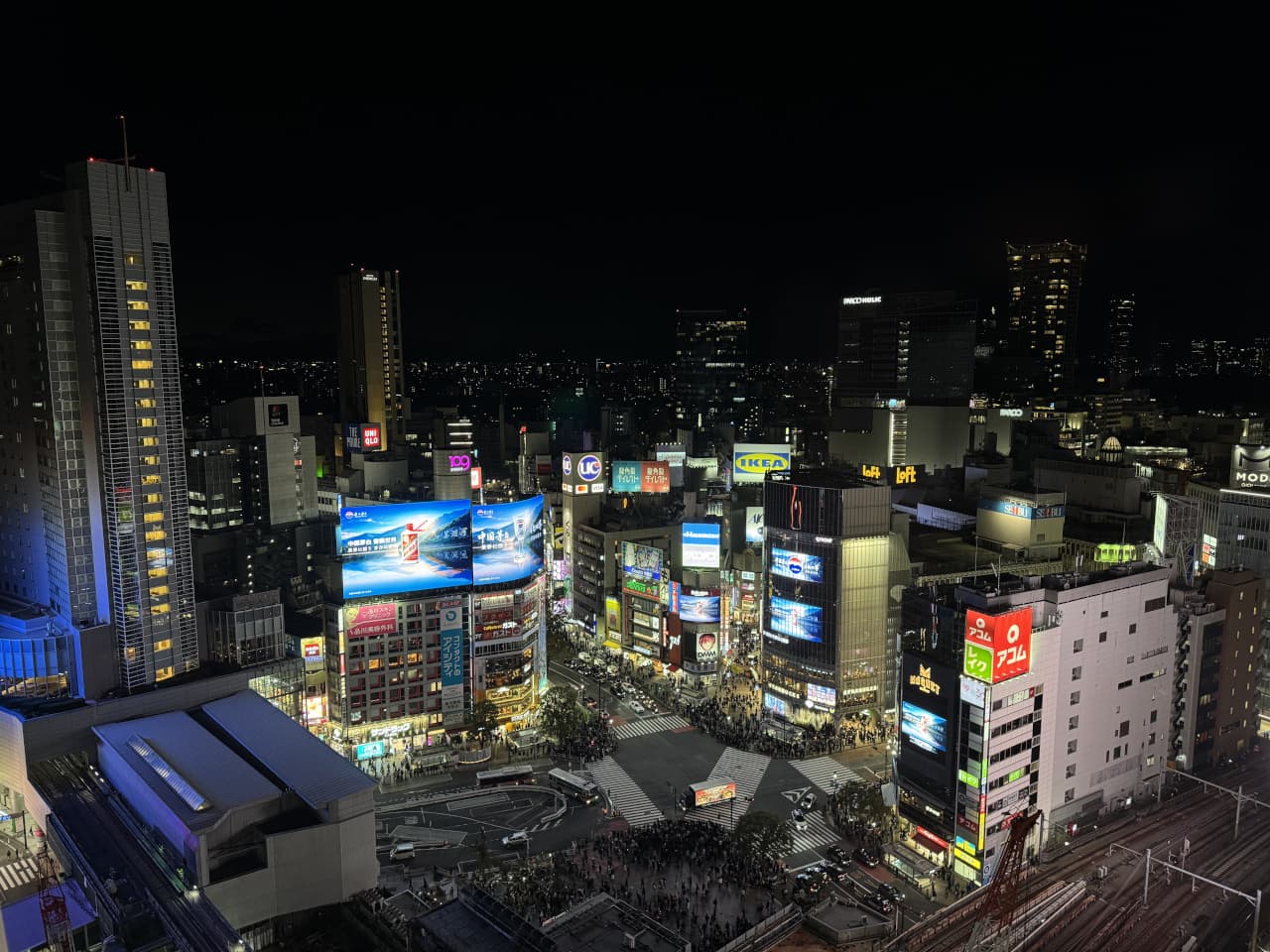 SHIBUYA QWS（渋谷キューズ）・スクランブルホール 3