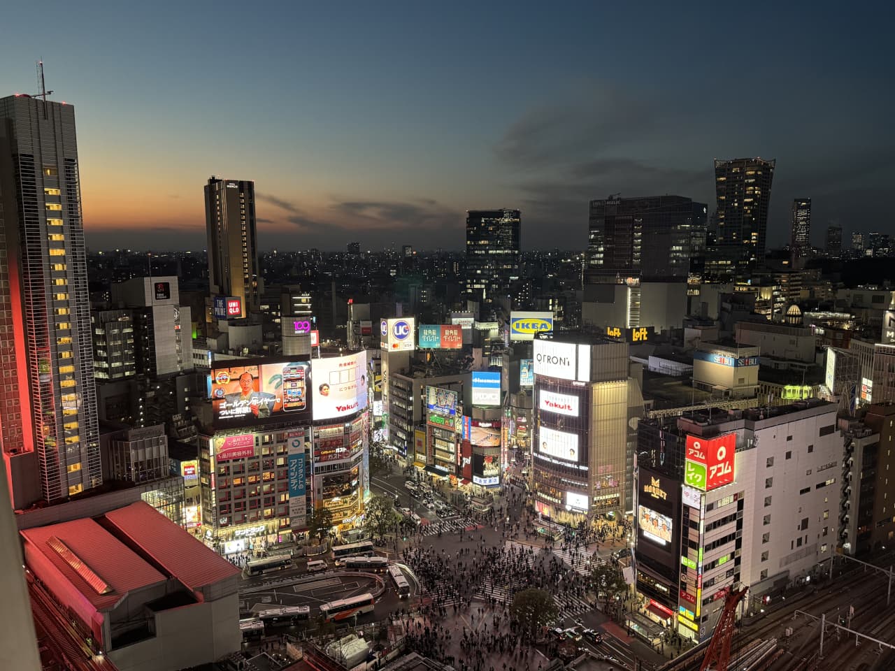 SHIBUYA QWS（渋谷キューズ）・スクランブルホール