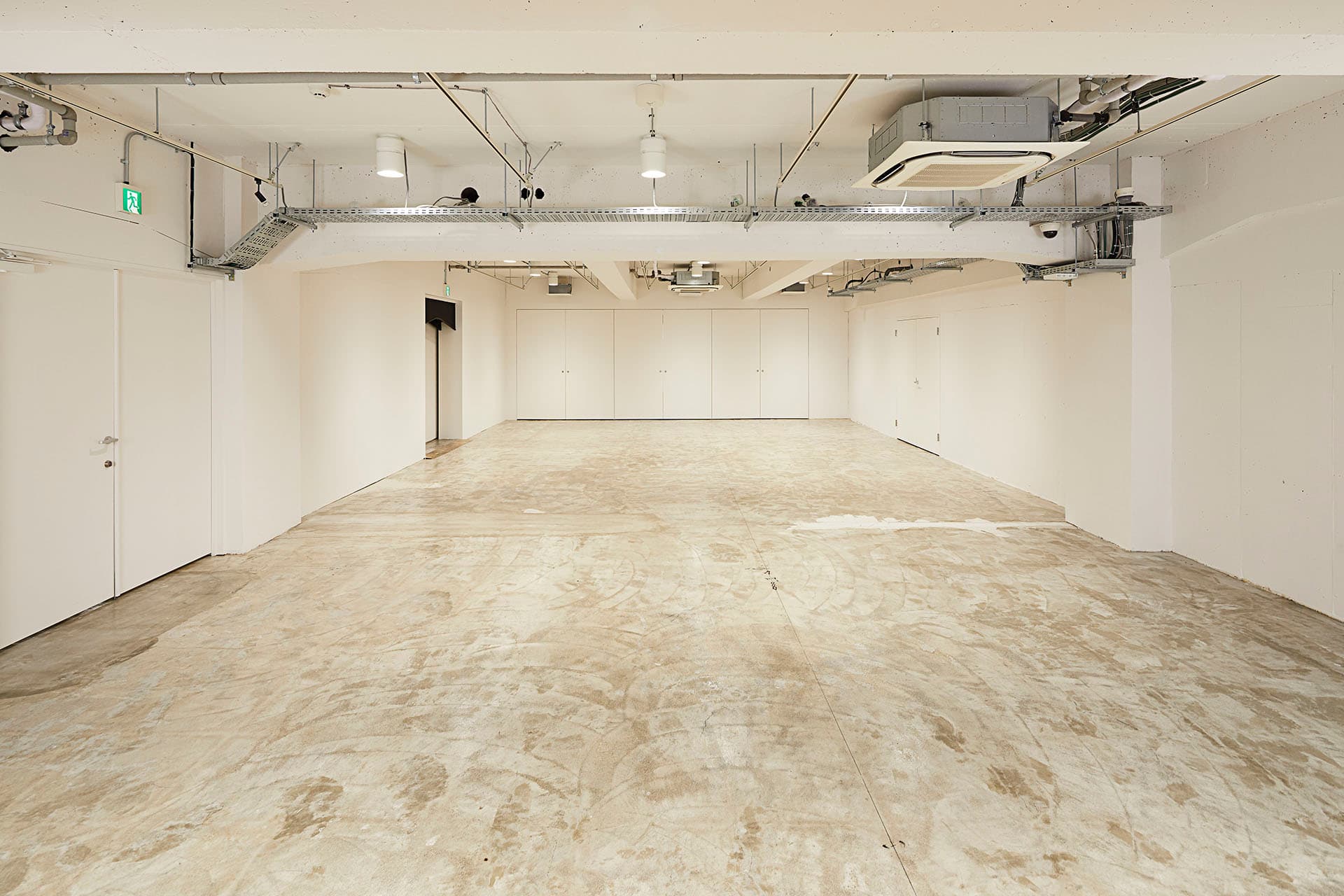 DAIKANYAMA GARAGE 2F / space2 2
