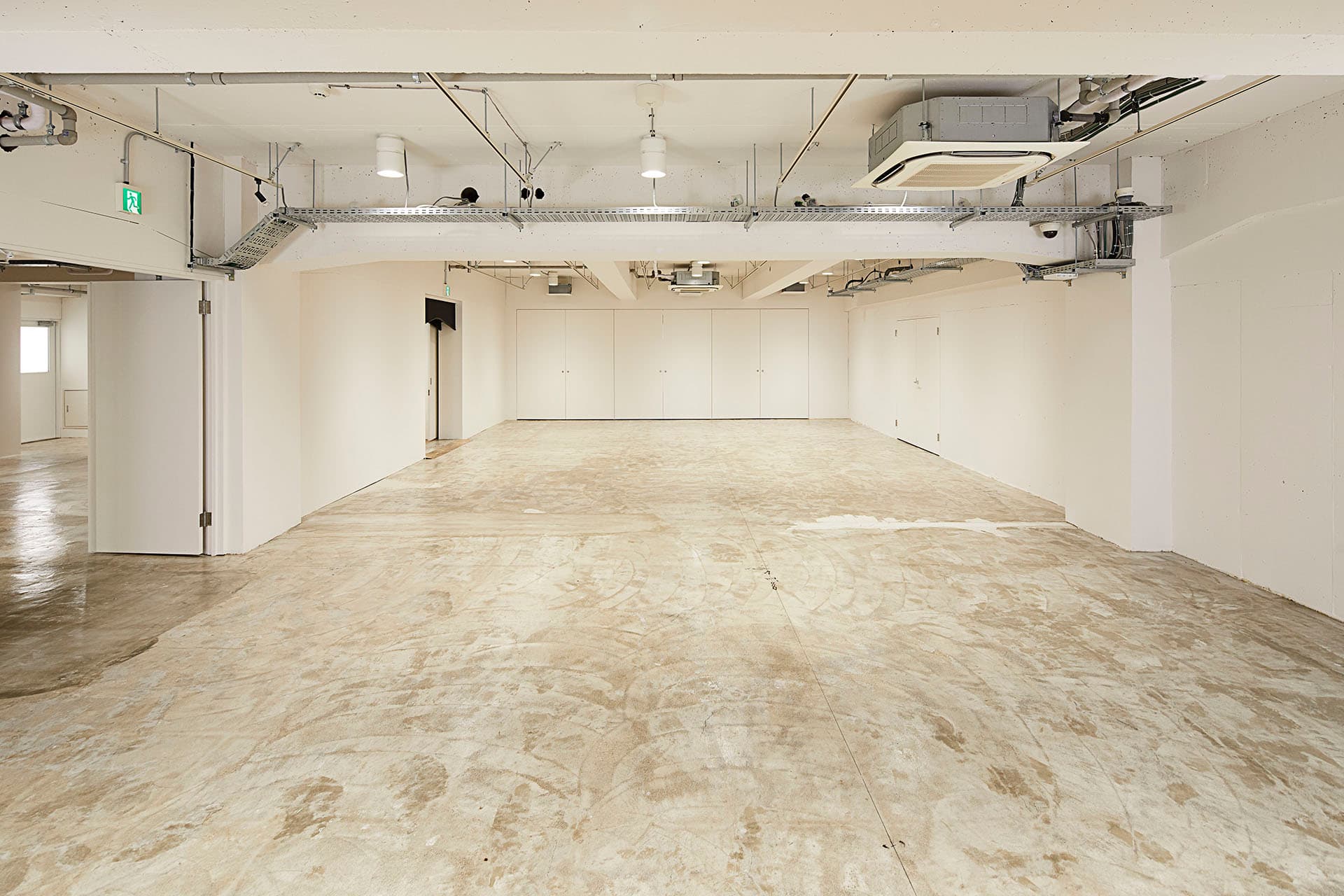 DAIKANYAMA GARAGE 2F / space2 3