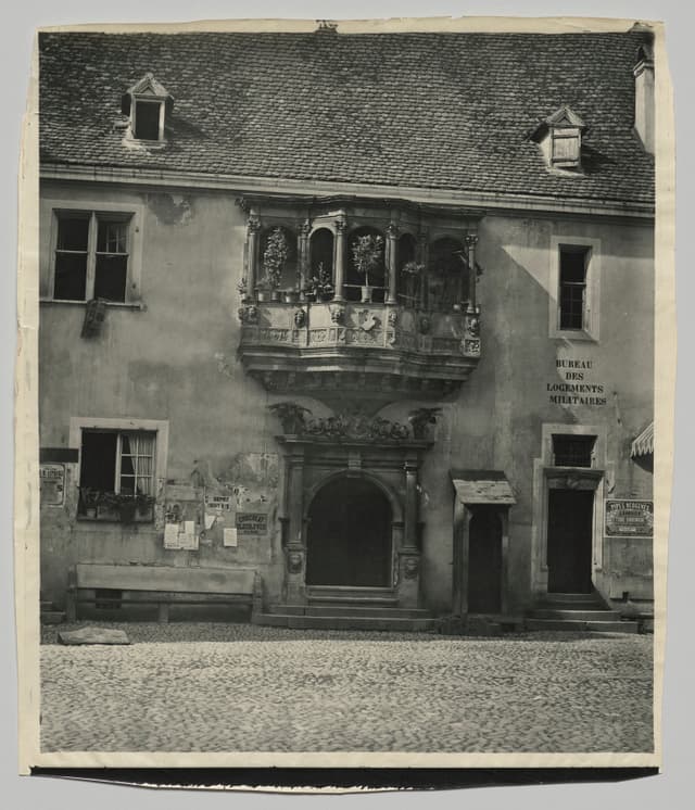 コルマール、1870 年代。窓の数を数えられる写真。